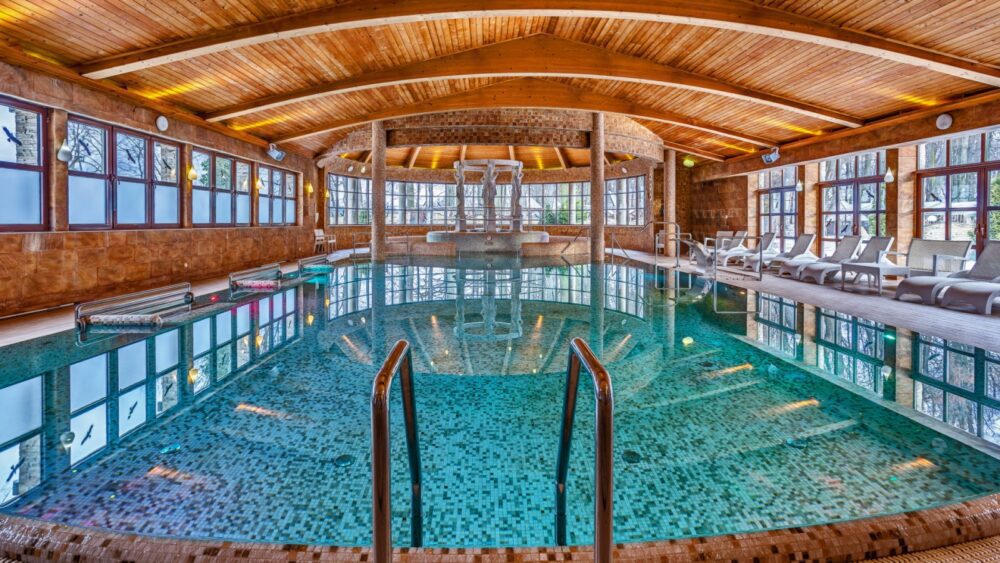 Manor House Hotell Bassein